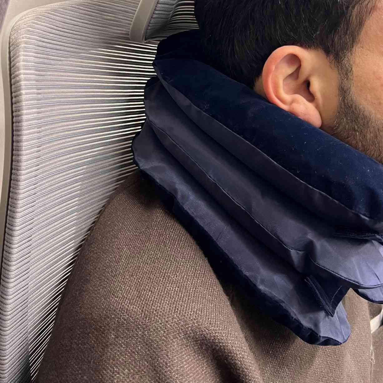 🔥 وداعًا لألم الرقبة!
تعبت من الموبايل أو الشغل الطويل يوجع رقبتك؟ 😣
الحل مع وسادة شدّ الرقبة الهوائية المريحة.
✨ المميزات:
✔️ تصميم بثلاث طبقات لتمديد الرقبة تدريجيًا
✔️ مضخة يدوية للتحكم بكمية الهواء
✔️ قماش ناعم ومريح على الجلد
✔️ يساعد على تخفيف الضغط عن الرقبة
💰 السعر: 15,000 دينار
🚚 التوصيل: 5,000 دينار لجميع المحافظات
📦 كمية محدودة
📩 للطلب راسلنا خاص أو اكتب تم بالتعليقات


**إذا كنت صاحب هذا الإعلان وتريد حذفه لأي سبب، رجاءا أرسل رسالة إلى الدعم الفني**