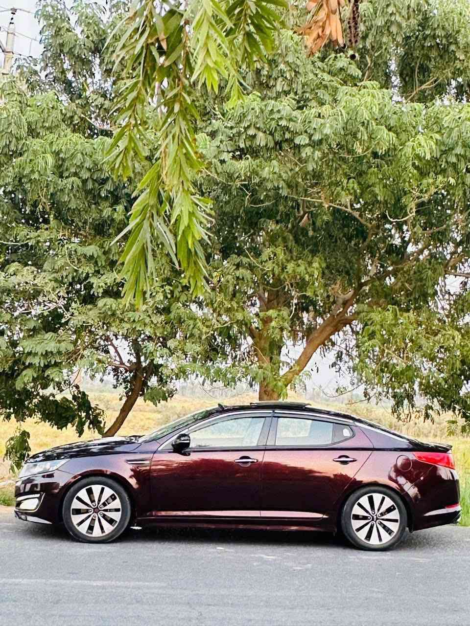 السلام عليكم
سيارة كيا اوبتما 2012  وكالة الدولية خليجي فول 1/1 لون كرزي🍒 
محرك 2400 دوش
ماشية 200 كيلومتر
دبل كزوز
حساس خلفي
بانوراما ثلاث قطع
ويل 18 كروم
بصمة تشغيل وصندوق وابواب
صدر امامي جديد
مري شفط
لدات ترحيب
فوول تحكم ستيرن
كروس سرعة
كشن ذاكره خزن ميموري
كشن كهرباء
نظام اقتصادي للبنزين
نظام EBS
داخل جلد لونين 
السياره جاهزه وترايك وين ميعجبك

رقم اربيل القديم بسم كردي تريد وكاله او تحويل اني حاضر   

السياره بيه صبغ جاملغ امامي وجاملغ خلفي شرط بدون دواخل وبدون تبديل وعندي صور قبل لااصبغ وتفحص السياره وين ميعجبك ولسياره مابيه بارد غير شويه بطرف البنيد ولباقي كفاله.  السعر 123 وبيه محال بسيط مكان السياره حله ***********
