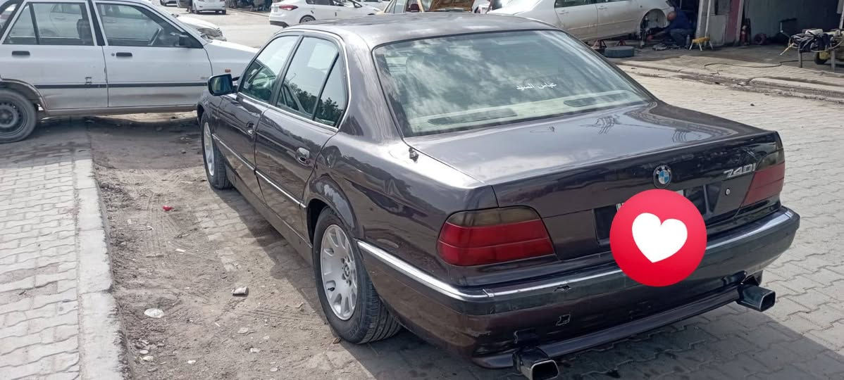 السلام عليكم بي ام خفاش 740 موديل 96 سياره جاهزه وحلوه للبيع ومراوس ***********
