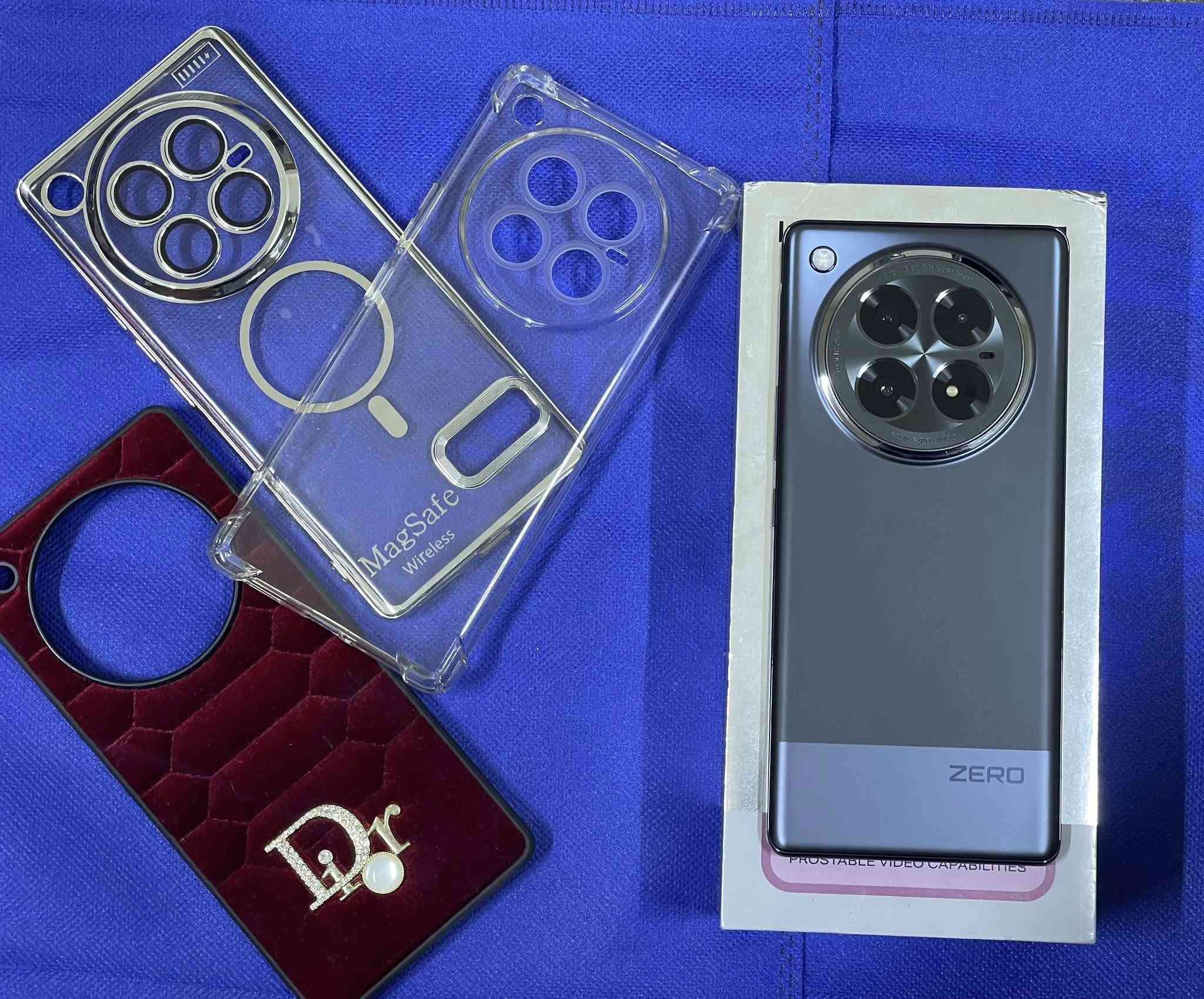 للبيع انفنكس Zero 40 5g نضيف كلش عنوان بغداد اليرموك 4 شوارع تفاصيل مكتوبة
- ذاكرة تخزين بسعة 256 جيجابايت. - ذاكرة وصول عشوائية رام 12 جيجابايت. - دبل سيم كارت. - نوع الشاشة AMOLED . - الحجم 6.78 بوصة. - الدقة 1080 × 2436 بكسل. - السطوع 1300 nits. - معدل التحديث144Hz. - شاشة دائمة التشغيل. - نظام التشغيل أندرويد 14، XOS 14.5. - وحدة المعالجة المركزية ثماني النواة (1x3.1 GHz Cortex-A78 و3x3.0 GHz Cortex-A78 و4x2.0 GHz Cortex-A55). - وحدة معالجة الرسوماتMali-G610 MC6. - الكاميرا الخلفية: 108 ميجابكسل + 50 ميجابكسل + 2 ميجابكسل. - الفيديو: 4K@30/60fps، 1080p@30/60/120/240fps، gyro-EIS، OIS. - الكاميرا الأمامية: 50 ميجابكسل. - الفيديو: 4K@30/60fps، 1080p@30/60fps. - مكبرات صوت مزدوجة. - وايفاي 802.11 a/b/g/n/ac/6e. - يدعم بلوتوث. - يدعم تقنية NFC. - سعة البطارية 5000 مللي أمبير, غير قابلة للإزالة. - قدرة شحن سلكية تصل الى45 واط. - منفذ USB Type-C 2.0، OTG. - الابعاد 164.31 × 74.6 × 7.7 مم. - الوزن 180 غرام.


**إذا كنت صاحب هذا الإعلان وتريد حذفه لأي سبب، رجاءا أرسل رسالة إلى الدعم الفني**