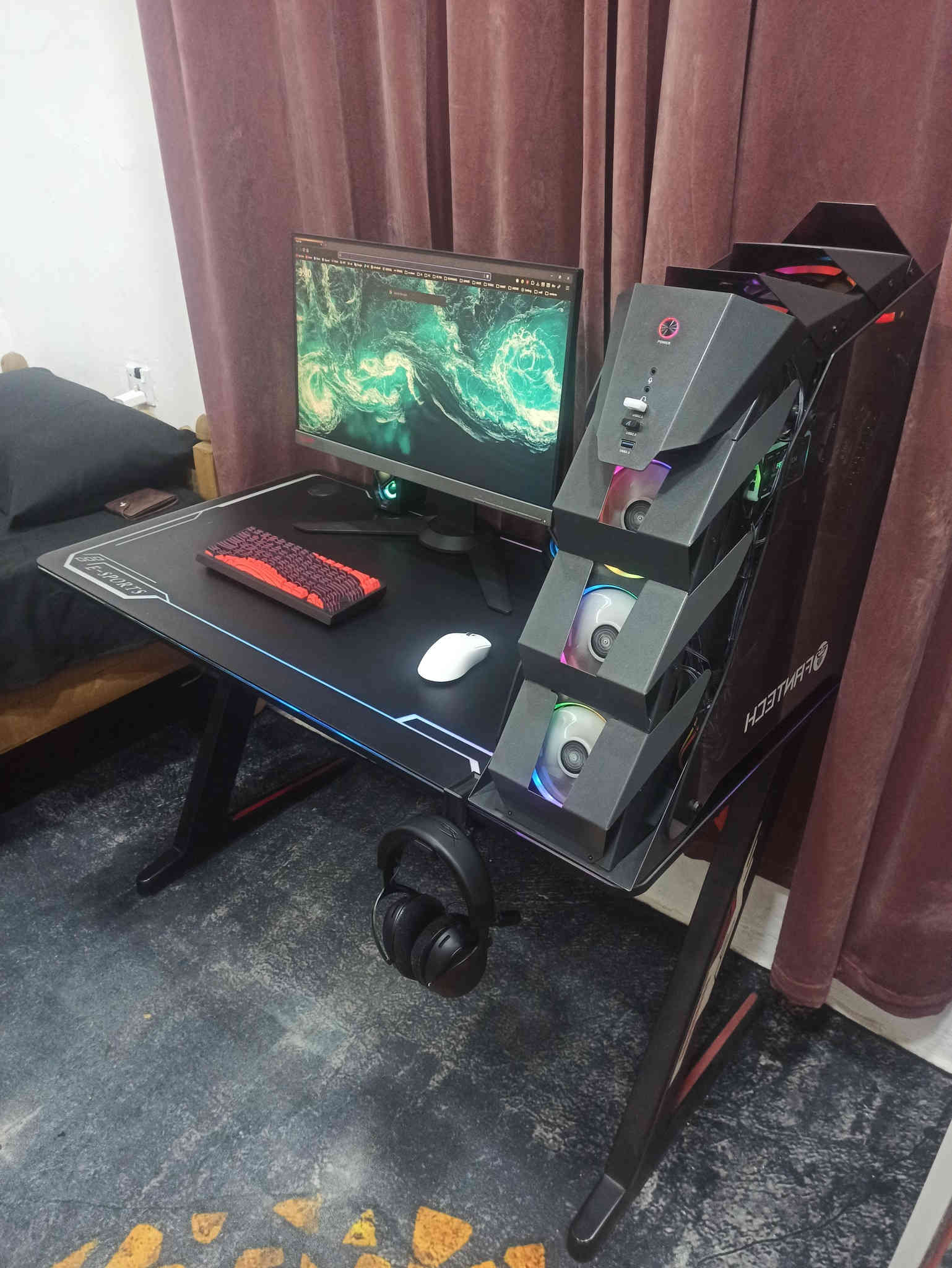 السلام عليكم - { ﷺ }

ميز كينمك rgb 
​​​​▪️​ ​طبقتين rgb ع سطح - وبكل الجوانب
​​▪️​ تحكم rgb بصمة لمس
​​▪️​ كيبل واحدة مباشرة usp لل pc
​​▪️​ كاربون فايبر طبعا غني عن التعريف
​​▪️​ منفذين ع سطح لتمرير الكيبلات ماوس كيبورد الخ...
▪️​ حامل اسلاك لترتيب الاسلاك الشاشة كيبل مانجمنت

 { 75 الف } 
مكاني بغداد الاعظمية
{ 7 الف } توصيل - بغداد
رقمي ***********
