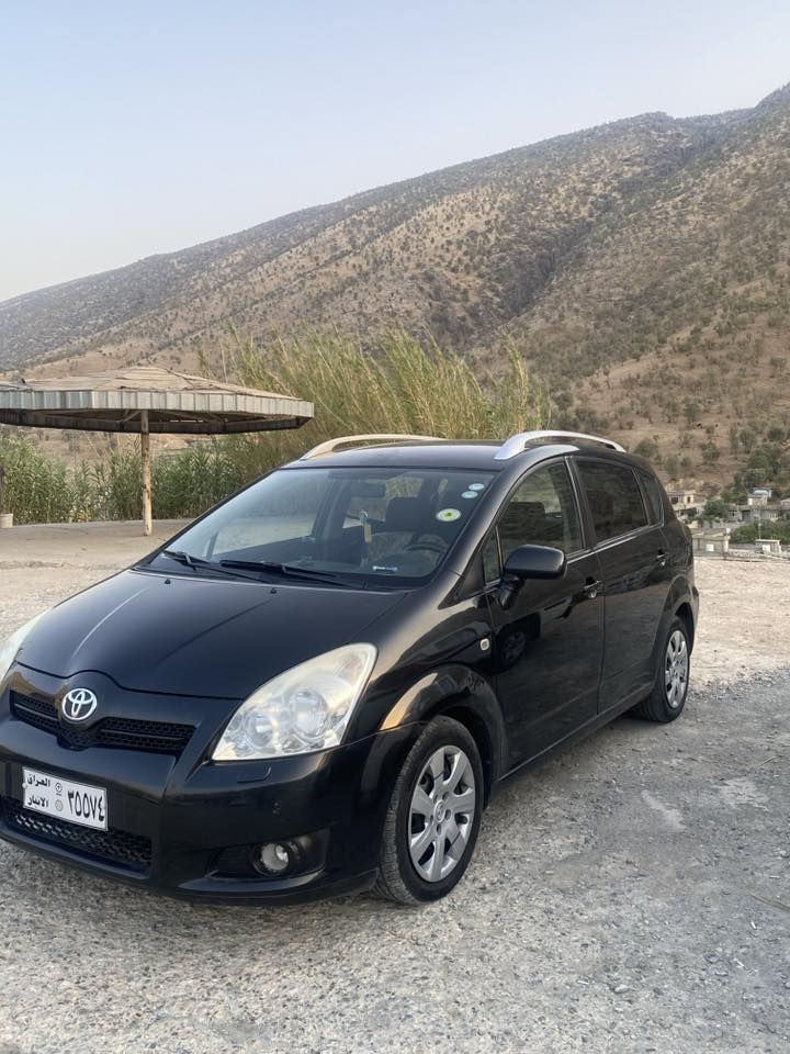 ***********/***********
کرۆلا فیرسۆ نمونە لە خاوینی سەیارەکە سفرە هەزە و پاکانەی سۆرانی بۆ کراوە بەس ماشاللەی دەویت سەیارەکە مەکینە گازی سوپەرە بیلادیە  فول مواسەفاتە کوشین هیتەر و هەمو گیانی بەشەرت غرامەش بە شەرتە
