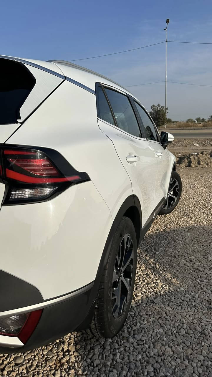 السلام عليكم سبورتج خليجي 2025. للبيع
مكفولة كفاله عااامه المواصفات نص فول
بصمه 
رادارات 
حساسات خلفيه 
كامرة خلفية
سايد بريك كهربائي 
مواصفات السيارة  معروفة 
ماشيه 20 الف 
السيارة على وضع الشركة
رقم اربيل باسمي تحويل مباشر 
السعر 238 وبيه مجال 
 للاستفسار ***********
