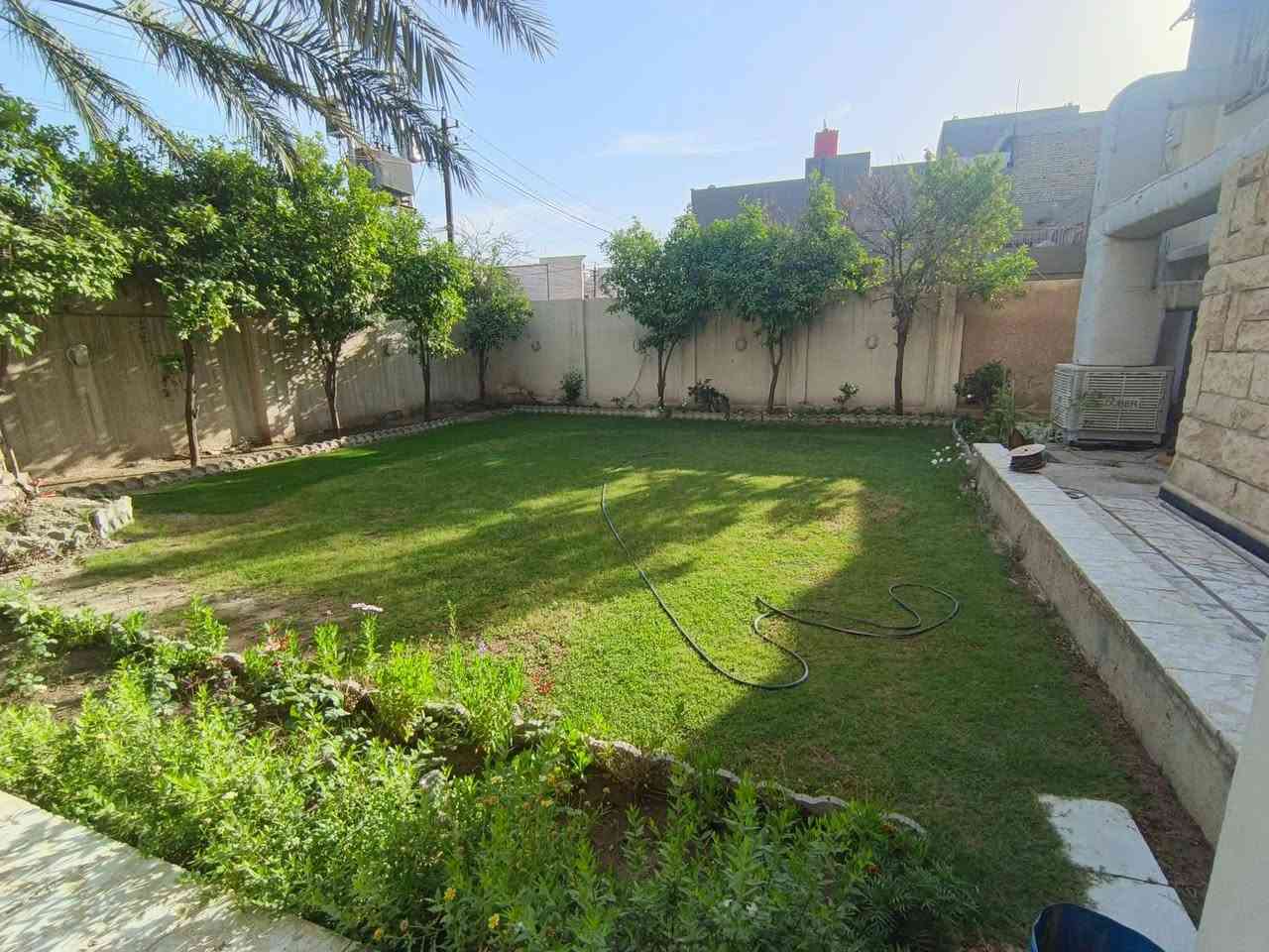 للبيع دار موقع سكني ممتاز البلديات محله 738  جهة مدرسة المقدام
يحتوي على ٤ غرف نوم وحدة منهن سويت ومطبخين حار بارد ومخزن و ٣ صحيات وصالة واستقبال وحديقة كبيرة جدا  وكراج يتسع ل 7 سيارات ويحتوي على مشتمل معزول                       المساحة 600 م واجهة 20 النزال 30                     صاحب العقار موجود فتح بيان مباشر ⬇️⬇️⬇️⬇️⬇️⬇️⬇️⬇️⬇️⬇️⬇️⬇️⬇️⬇️     للاستفسار والمشاهدة الاتصال على أرقم المكتب        ***********📞 *********** نستقبل جميع العروض
للبيع دار موقع سكني ممتاز البلديات محله 738  جهة مدرسة المقدام
