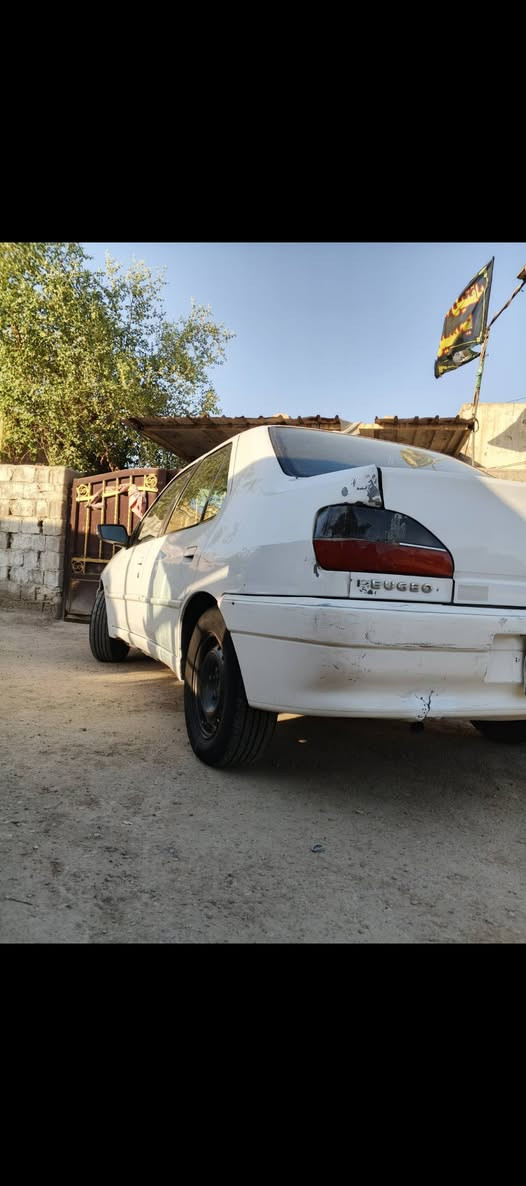 السلام عليكم بيجو 306لببع  سياره بسمي مشروع وطني   سنويه 31جديده وسياره مكفوله  ضربه صبغ تبديل  بس بيه طخه يم بك لايت موضح بالصورة   سياره جاهزه اي.    سياره بلاده اي جطل ما بيها بكان سياره بسمابه سعر 53 بيها مجال استفسار رقم الهاتف ***********
