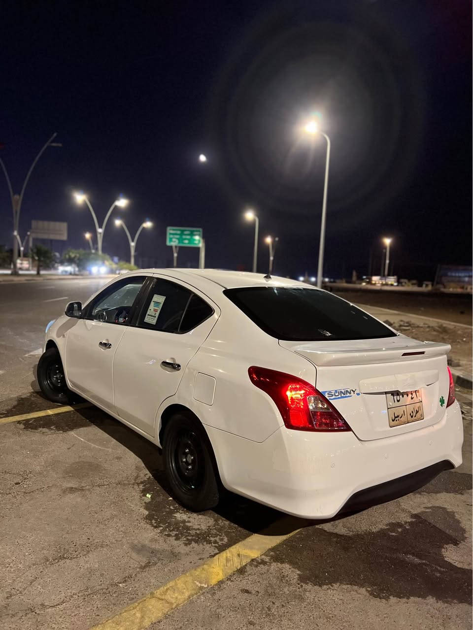 نيسان صني هندي بليته زركه مديل 2021 كفاله ما عده شبر جوه قبق البانزين سياره كامله حداده جديده طخم تاير جديد ما ناقصه شي سياره سنويه بيه 7 اشهر تقريباً  دواخل سياره نضيفه 
العنوان البصره الزبير 
تواصل *********** Singapore
