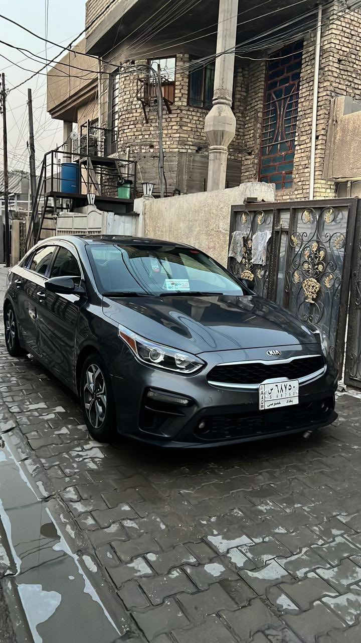 كيا فورتي 2019 وارد امريكي بدون ايرباك صوره الحادث موضحه بسونار المواصفات عاديه بدون فتحه وبصمه تحكمات استيرن تبريد تدفئه شغاله صدره نظيف رادار امامي كامره خلفيه 
السياره شادله زنون عارضه 127وبيه مجال 
***********
