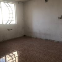 خلف مول كرارة • مشتمل طابق ثاني • معزول درج خارجي