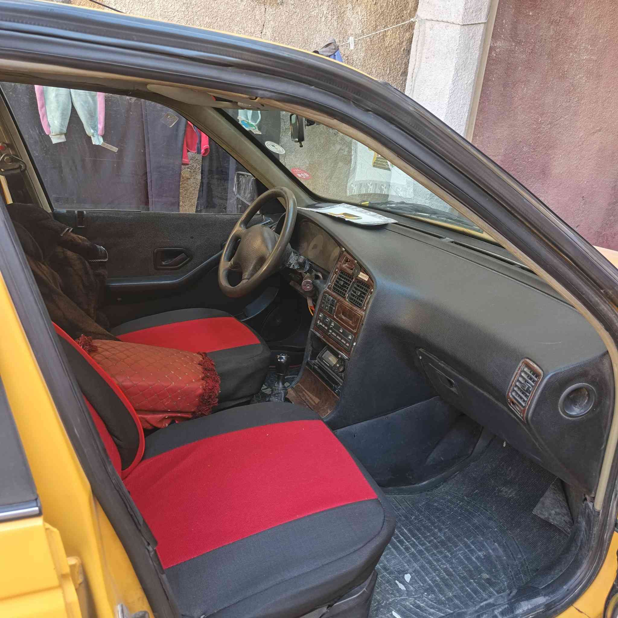 بيجو 2015 سياره جير خير من الله مكينه شبه قايمه بس تمشي السياره كل شيء ما بيها تنقيصاسياره 27 ورقه وبيها مجال للشراي تحويل مباشر شرطه تحويل***********
