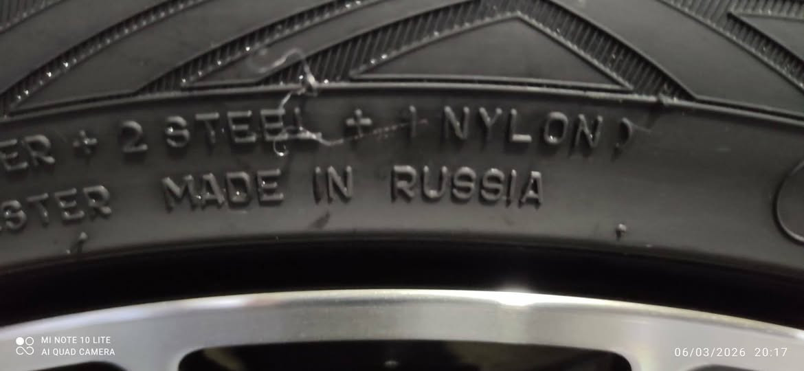 ویل و تایه ی لۆک بۆ فرۆشتن
قیاسی  225/17R/45/
یه ک حه فته یه به ستراوه 
تایه کان ڕووسین مویله کانیش لۆکن شتێکی زۆر شاز و تایبه تن شوخت و ڕوشاوی نیه 
بۆ ئێم جی و شاهینه و مارێسی دس سکۆدا و مه لیکه ئه بێت 
***********
***********
