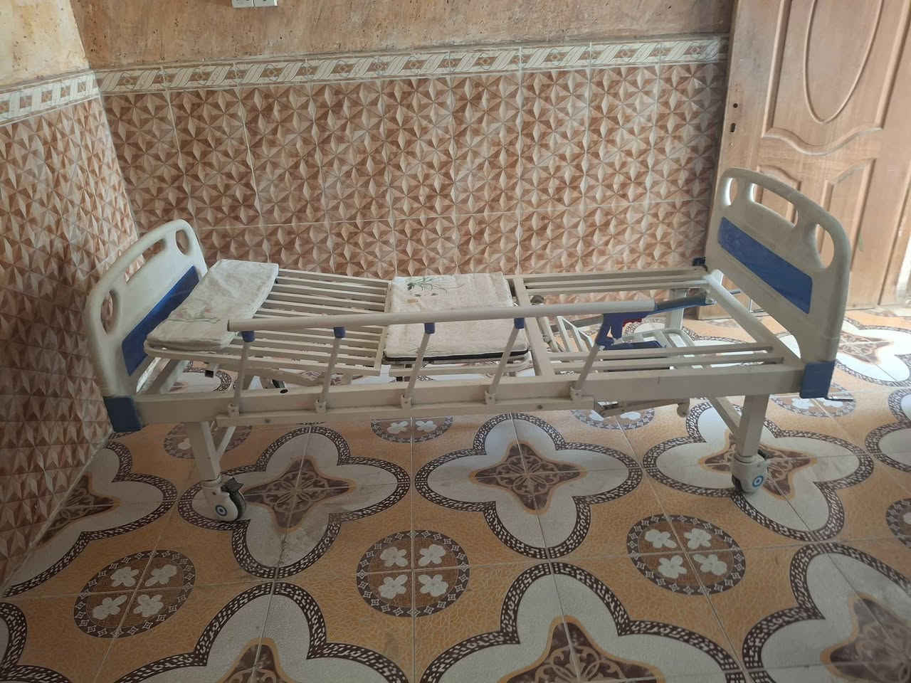 سديه مريض جديده سعرهه 350 بيه مجال 
الاتصال ع الرقم *********** البصرة, العراق
