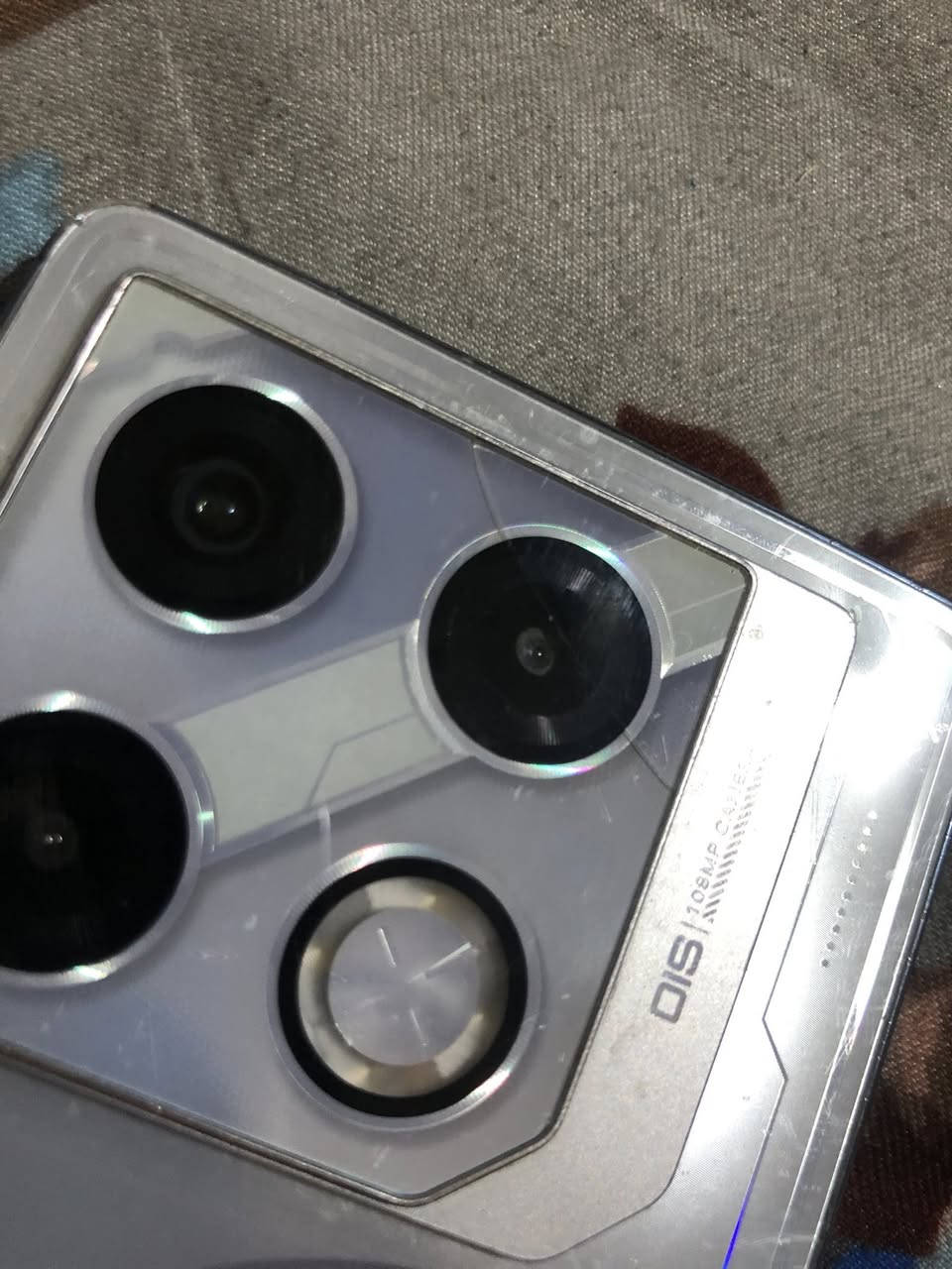 سلام عليكم موبايل GT20برو الجهاز نضيف فقط ﺑـسـہ هاذه الفطر البل جمامه مال الكامره وما مثر عل تصوير السعر 210وبي مجال مكاني الكاظمية الرقم ***********
