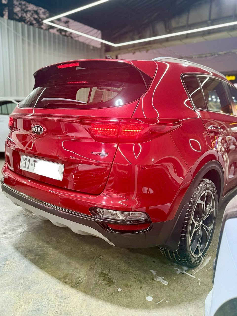 🚗 السلام علكيم للبيع او المراوس حسب 
القناعه   KIA SPORTAGE 2020 

رقم السيارة بغداد 
  🛣️  المسافة المقطوعة      -
63,000   الف كلم فقط 
------------------------------------------------------------ 
✅ المواصفات:   
✅ الموديل:2020
✅ الحالة: كفاله عامة من كلشي سيارة جداً جديدة وشرط المشي الحقيقي 
✅ المنشأ: وارد خليجي 
🔹 قطعتين تبريد
🔷 مانع انزلاق
🔷وضعيات القياده Dirve mod 
🔷 هند بريك بصمه
🔷 فتحه سقف سلايد روف بانروما 
🔷 داخل  بيجي حمصي 
🔷 اشاير بالمري
🔷 شاشه وسطيه تدعم car play
🔷 مثبت سرعه
🔷جنطه كهرباء 
🔷كراسي ثنين كهرباء  
🔷 باقي المواصفات معروفه
🟥 السياره GT line أعلى مواصفات السبورتج و مواصفات الGT line معروفه
📍 السيارة متوفرة في بغداد - الكريعات معرض تاج الملك مقابيل كلية القانون 
📞 للأستفسار الاتصال على الرقم 
***********
