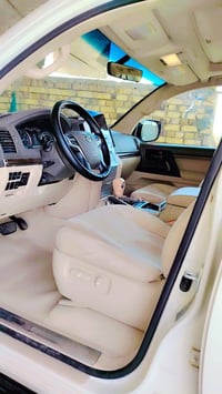 لاندكروز للبيع كفاله عامه8سلندر 2021ماشيه 76الف ٦يرباك  رقم اربيل او م...