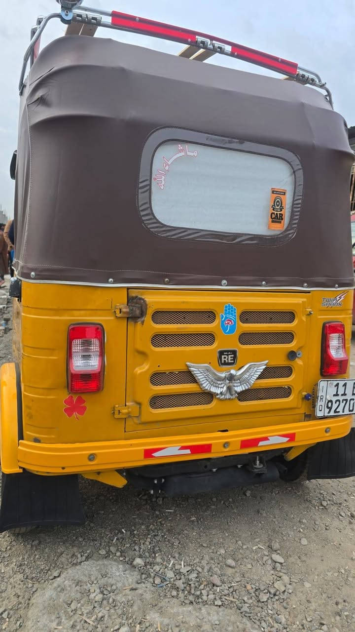 للبيع موديل 20 شهر12 رقم وسنويه تحويل مباشر مكينه وكير وكسن مكفولان تخم تاير دبلات جدد سيبايه درك مسجل سبير الجك جادر يغطي التكتك كهربايات شغاله اطيك بيها تراي يخبل وين تريد روح ترايك لكربلاء  مكاني بغداد الصدر السعر تصال ***********
