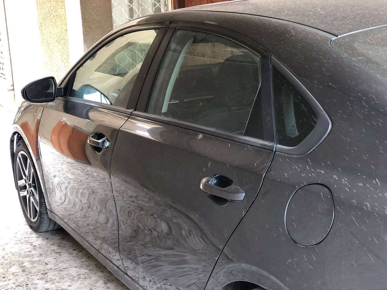 يالله اخوان السلام عليكم للبيع فورتي 19 فول مواصفات S فتحة
سقف رادار تنبيه تصادم 
كاميرا خلفية
 الفئة GT-Line (أعلى فئة مواصفات رياضية فول كامل).
 المحرك: 2.0L 
السياره ماشيه 54 الف 
رقم بغداد السيارة باسمي
 الشاصي واللغد سليم 100% وبدون أي تعديل صور الحادث مرفقة 
مكاني بغداد حي القاهرة
السعر 125 وبيها مجال بسيط للطيبين
***********
