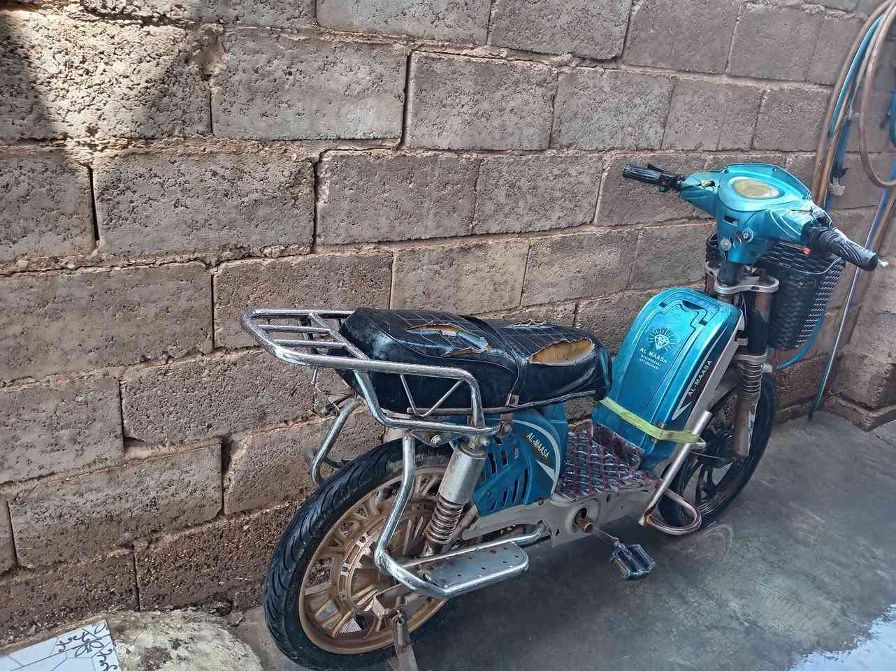 السلام عليكم ماطور شحن للبيع السعر 200 وبي مجال يشتغل كلشي مابي بطاريات يقرن 10 رقم الموبايل *********** مكان الكرمه شارع 20
