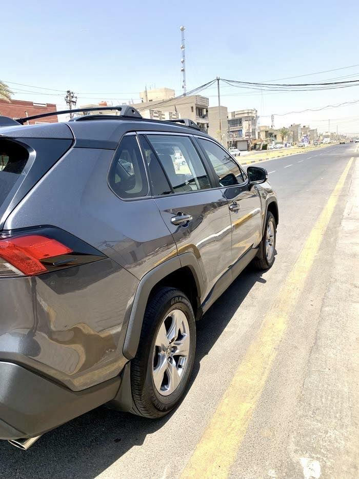 للبيع 
-النوع : تويوتا راف فور 
-الموديل 2022
-الفئه : XLE فوول مواصفات
-ماشية  18ميل
-حجم المحرك :  2500 
-لون السياره فيلي 
-حادثها بنيد مبدل وجاملغ 
وبدايت الشاصي معمر شي بسيط
يرباك راجع سستم 
 الحافه مال باب بيه رصعات

وسياره جاهزه من كلشي

(  الموصفات  )
.سلايد روف 
. لد امامي 
. شاشه لمس
. صندوق كهرباء 
.  كشن السائق كهربائي 
. رادار امامي+ خلفي 
. رادارات بالمري الجانبيه 
. مانع تصادم 
. اشاير بالمري 
. تحديد مسار 
. مانع تزحلق 
. هند بريك بصمه 
. بك لايت لد
. اشاره الاماميه لد 
. نضام مانع انحدار
. 3 
انضمه قيادة
بغداد بسمي السعر 210

التصال ***********
