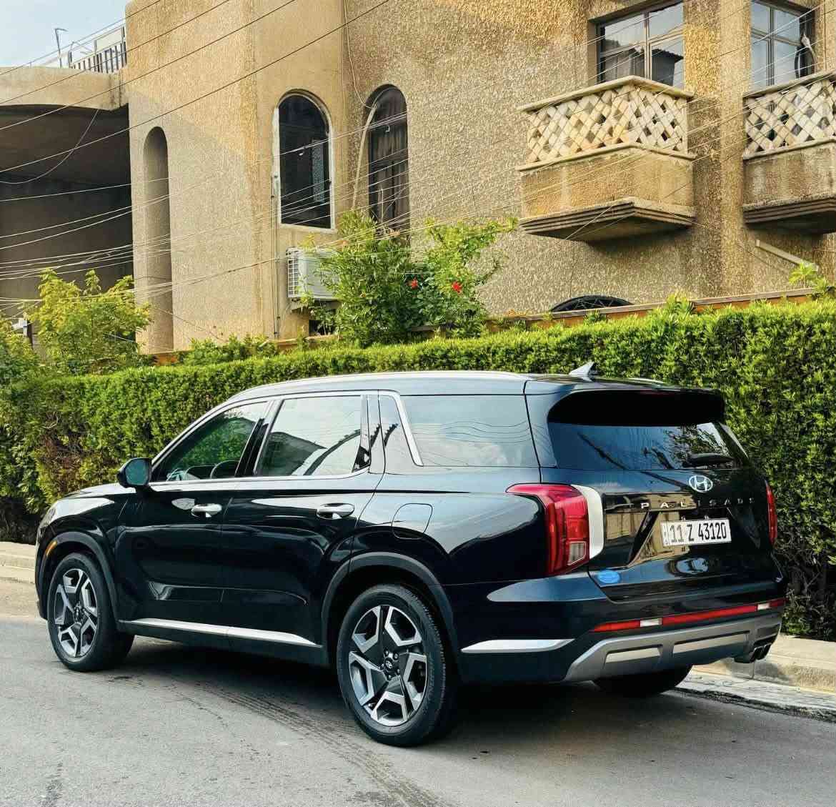 (رقم بغداد سنويه بسمي تحويل ثاني يوم)
للبيع هونداي بلسايد Limited موديل 2023 
وارد امريكي حادثه جاملغ وربع باب صبغ فقط بدون دواخل شاصي لغد مكفول ايرباك مكفول وعلفحص وين ميحب المشتري
(جميع لايرباكات سليمه) بجم كبس
(صور الحادث ورقم الشاصي موجوده بلمنشور)
المواصفات: Limited اعلى مواصفات
ماشيه 30
  مكينه 3800 6 سلندر 
حساس امامي خلفي/فتحتين بلسقف /بردات بلاديه /جنطه كهرباء /مساج بلكشنات/داتا شو/بصمه /كشنات جلد/كراسي كهرباء/كشنات تبريد وتدفئه/رادار امامي خلفي جانبي/شاشه كبيره/ /7 راكب /ثلاث قطع تبريد/شاحن واير ليس /خمس كامرات/كامره 360/ تحديد مسار
وبعد هوايه مواصفات 
((مكاني بغداد المنصور))
السعر 285 ورقه وبي مجال 
***********
