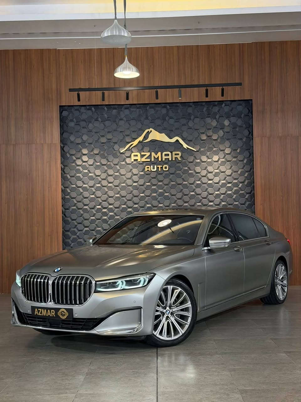 ‏740Li ( individual ) طلب خاص لون مميز مات بلادي🔥🔥

موديل : 2021

السيارة بلادي لوها طافي و طلب خاص
 خليجي وكالة العروش 

مواصفات السيارة فول الفول و طلب خاص
بنوراما سكف sky lounge

كشنات اندفجوال و لون مشمشي

شاشات خلفية و ايباد بيها تتحكم السيارة

جكات تصعد و تنزل

عطر بالدشبول ويا التبريد  

قيادة ذاتية و رادارات و حساسات و اوتو ستوب و اوتو هولد و اوتو ستارت 
بعد هواي مواصفات بيها متنذكر

السيارة مكفول من الصبغ✅

المحرك مو لازم اسولف بيها لان السيارة اخت الزيرو 🔥

للاستفسار : ***********

العنوان : السليمانية المعارض الجديدة شركة ازمر اوتو معرض رقم ٣٤
