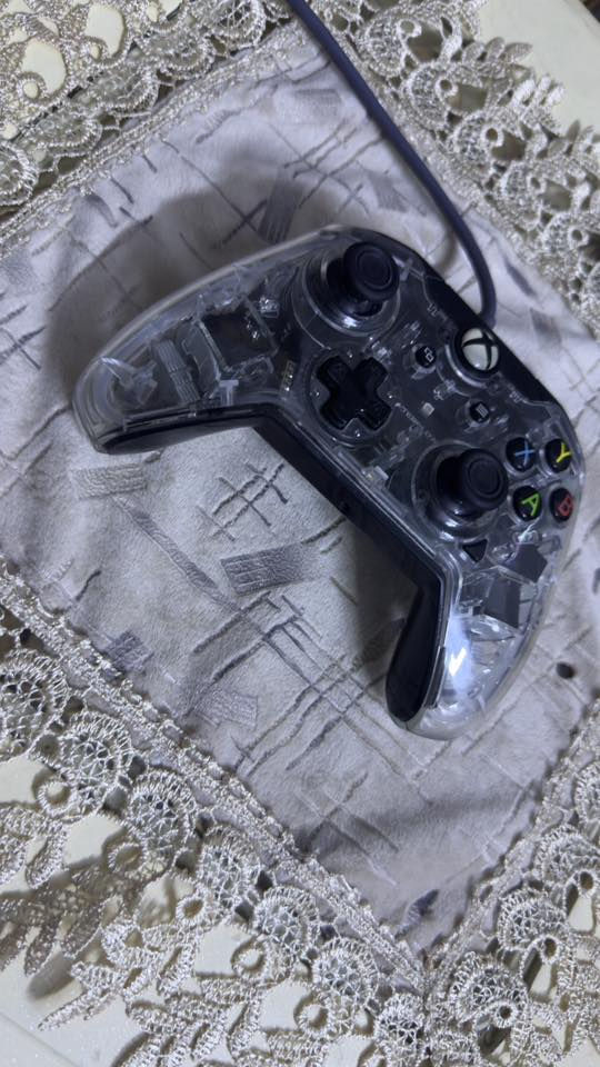 السلام عليكم ..
اكس بوكس ون فات للبيع الجهاز نظيف كلش لا مفتوح ولا ملعوب بيه وعالفحص وغراضة كاملة والجهاز امانه الله كلش نظيف ولا بيه اي خلل يحتوي على حساب ستور وبيه كم لعبة وبيه كيم باس هذا الشهر يخلص ويجي وياه جوستكين الاثنين نظيفات بس الثانية مرات تشكل بس هم شغاله ونظيفة.. السعر 120 الف.

مكاني: بغداد العبيدي الشهداء الثانية 
الهاتف: ***********
