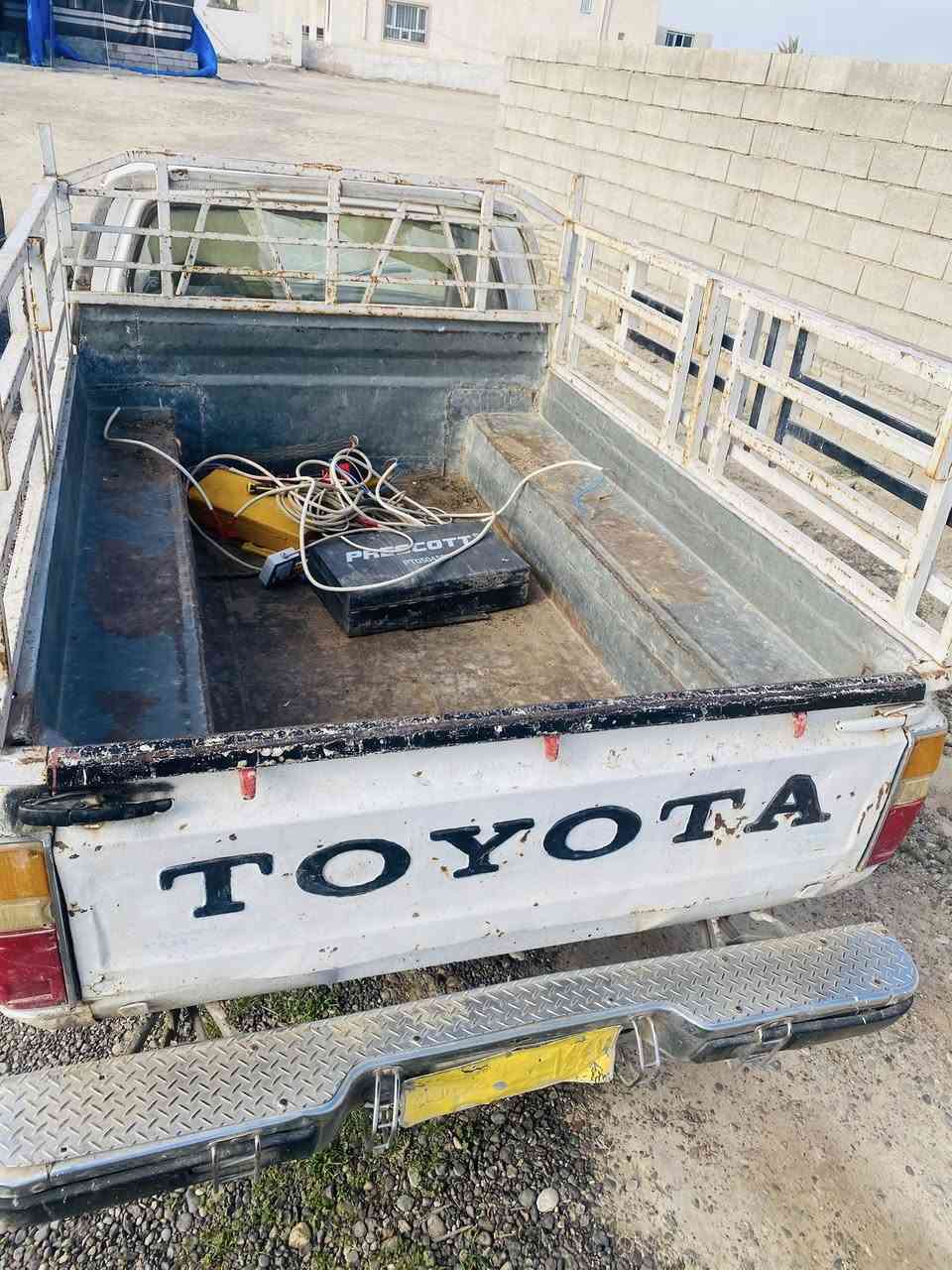 السلام عليكم للبيع بكم 82كير ومحرك خير من الله كشر شوف العين بيها سنويه وصاحبها متوفي رقم صاحبها ***********
