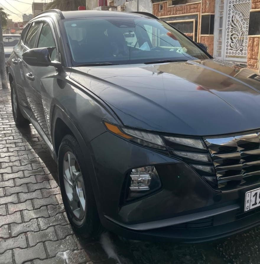 السلام عليكم
توسان وارد امريكي موديل 2023 رقم كربلاء بأسمي  هزه وفحص وترقيم جديد / تحويل للمشتري مباشر
 مواصفات sel
محرك 2500 
كشن كهربائي
تدفئة كشنات
بصمة تشغيل وابواب وتشغيل عن بعد
صندوك كهرباء
LED البجم لد نهاري 
اشاير مري
رادار امامي وجانبي وخلفي 
تحديد مسار قيادة آليه
داخل لونين اسود مطعم بيجي
سايد بريك بصمة
اوتو هولد 
مود درايف انظمة قيادة متعدده 
قطعتين تبريد 
شاشة تدعم كار بلي 
كامرا خلفية دوارة 
تحكمات استيرن وكروز سرعة 
وباقي المواصفات معروفة
حادثهة طرف الجاملغ وطرف البنيد من اليمين معمر بارد بدون تبديل. وبالجنطة طخة بسيطة موضحة بالصور  وتقريرهة موجود  وسونار حديث موجود 
السعر 197
الرقم ***********
واتساب او اتصال
غير متواجد على الفيس
