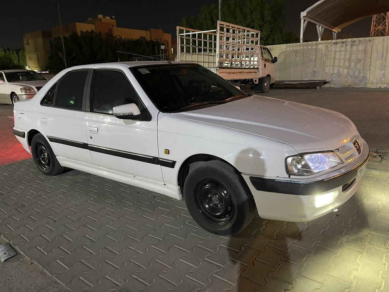 للبيع : بيجو بارص 2015 السياره بأسمي
كفالة فقط چاملغ الخلفي مصبوغ
السعر : 55 بيهه مجمال 
مكان السياره نجف
رقم: ***********
