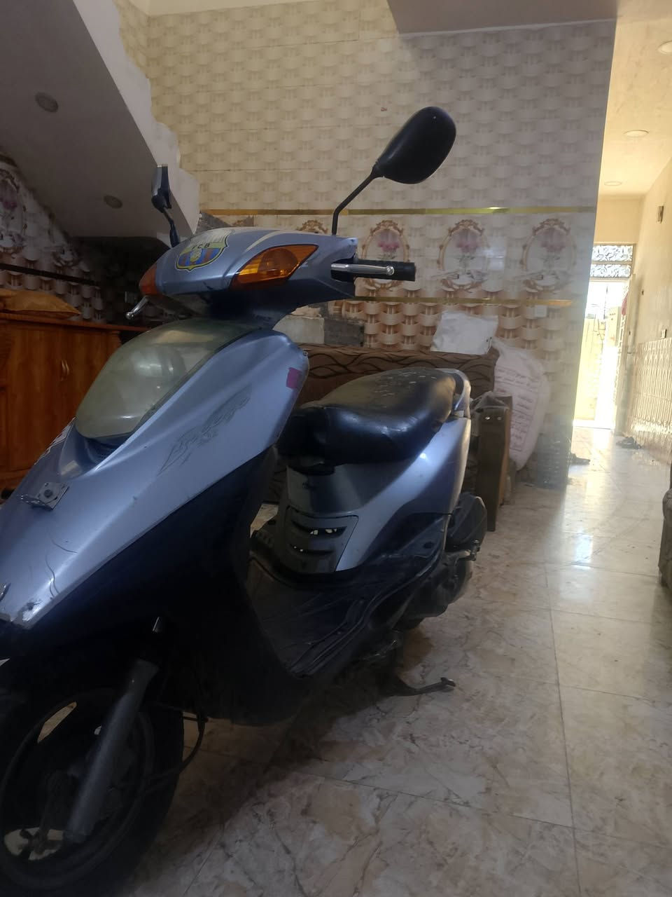 السلام عليكم  بريز لايت ناصي نكره سلف مكينه ناعمه مكفول من كل شي كله تشتغل مكان بغداد 350 شراء اتصل ***********
