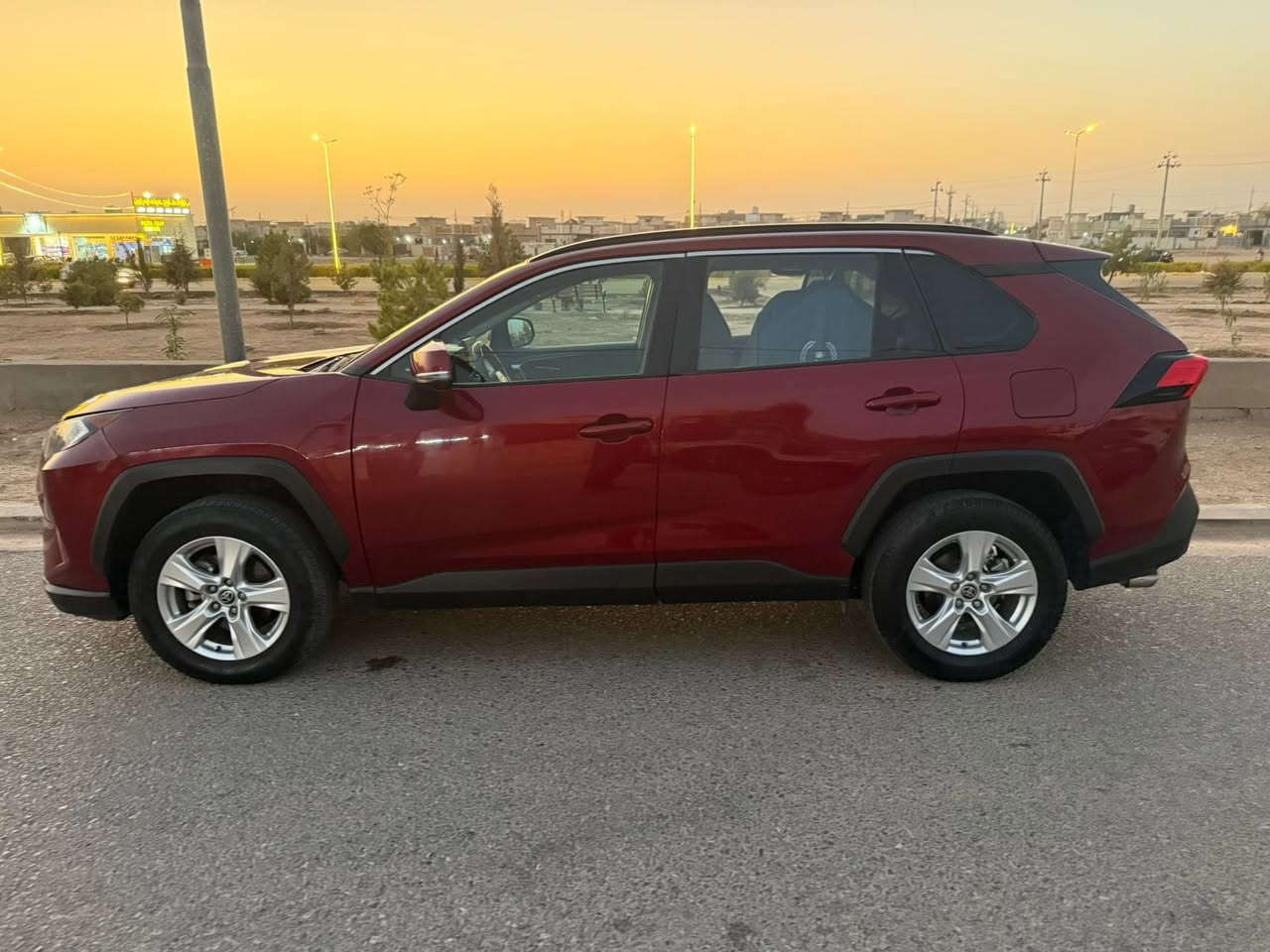 راف فور ٢٠٢١ وارد امريكي
مواصفات XLE  بدون سلايت ( فتحة ) 

موجودة في صلاح الدين ( سامراء ) 

السعر المطلوب ( ١٩،٥٠٠ ) و بيها مجال بعد المعاينة 

للاستفسار ( *********** )
