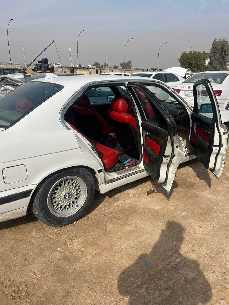 سلام عليكم بي ام 520 محرك 25 نضيفه خير من الله رقم اربيل بسمي سعر 75 وبيه مجال مكاني بابل القاسم رقم الهاتف *********** واتساب موجود
