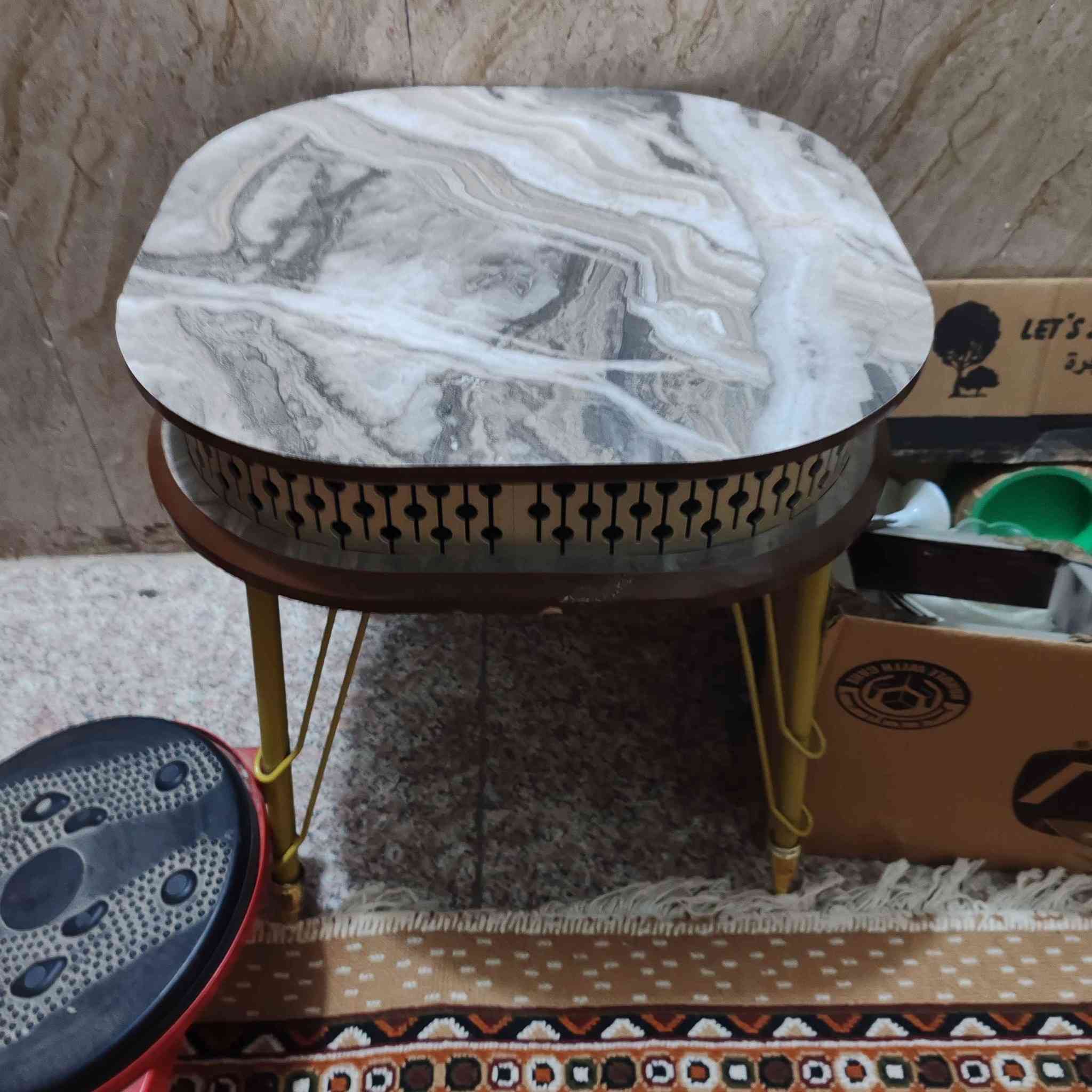 طبلات تخم طبله وسطيه و٤ طبلات صغار
مابيهم شخط القاعده مرمر قوي ونضيف
بس يحتاج الهن رجلين معوجات ويكعدن عدل النجف, العراق


**إذا كنت صاحب هذا الإعلان وتريد حذفه لأي سبب، رجاءا أرسل رسالة إلى الدعم الفني**