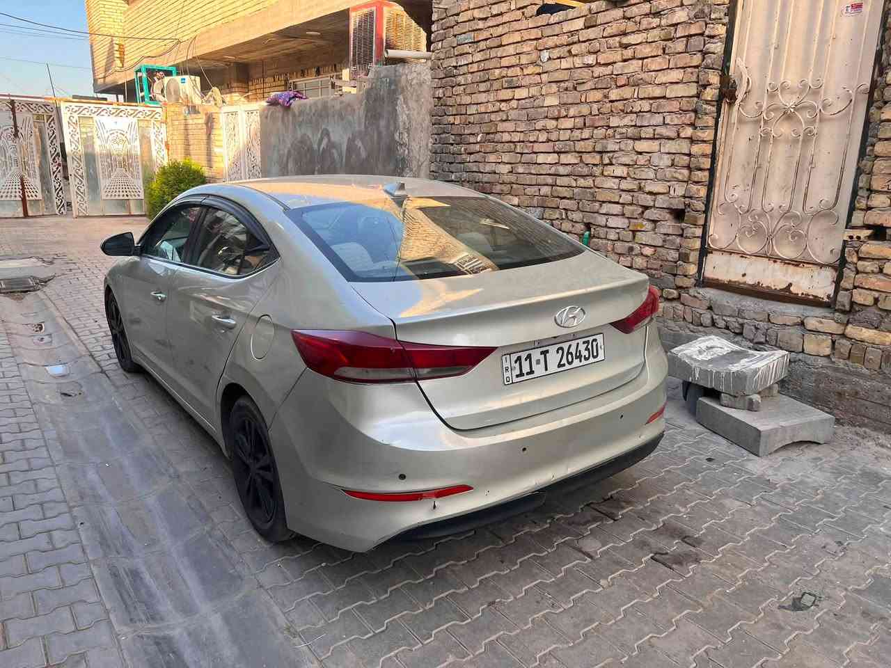 النترا مديل 2018وارد امريكي حادثه باب و جاملغ الخلفي مبدل بيه باب الخلفي عكس السايق  بيق قطع جراد عارضه. ب 95 وبيه مجال 
***********
