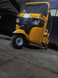 موديل19شهر 11مضلع مو عادي بيها هاي رصعه لبلغد بس تكتك بلاديه معمره بي ...