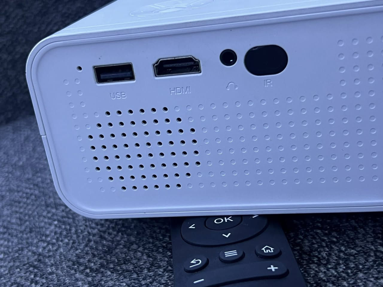 دادشو fullhd واي فاي بلوتوث يعكس محتوى التليفون على الجهاز يدعم اللغه الانجليزيه اوربي 
مراوس بلي 3 او 4


**إذا كنت صاحب هذا الإعلان وتريد حذفه لأي سبب، رجاءا أرسل رسالة إلى الدعم الفني**