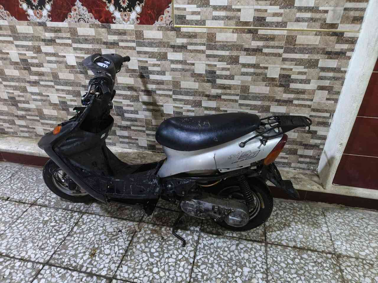 بيجي 9 زروف للبيع
نقصها كفرات و باتري شغالة هندر واحد سعرها 200 وبيها مجال للشراي 
مكاني بغداد جديدة 
***********
