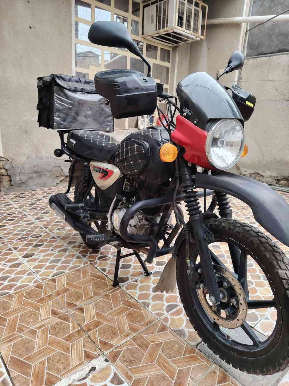 السلام عليكم دراجه بوكسر جبلي  للبيع بدون اوراق مديل 2021 مكفولة قانوناً وعشائراً
بغداد الحسينية 
***********
