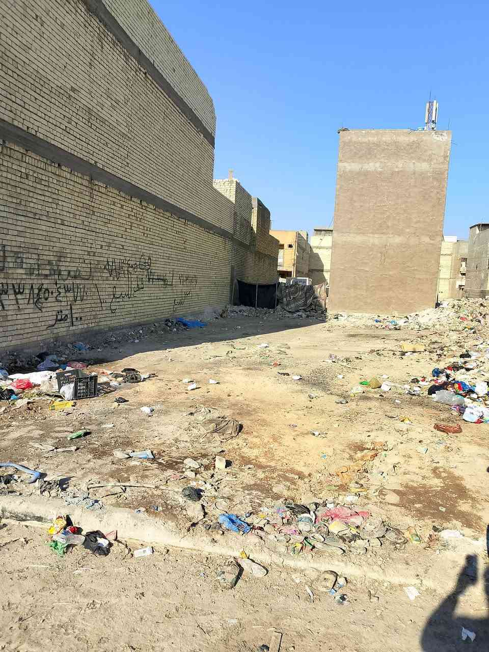 السلام عليكم قطعه للبيع 100متر حي سلام بغداد قرب المستشفى الجديد الي بفضليه ***********
