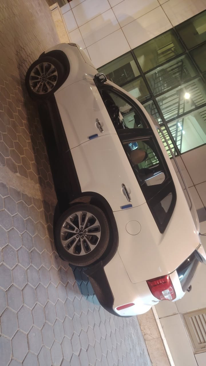 سلام عليكم سورنتو ١٣ شكل ١٥ فول واحد عل واحد بيه ضربه خلفيه جملغت ثنين وقباق الجنطه والباقي مكفول مكين ٦ سلندر مامفترحه السعر ١٥٨ ومكاني كربلاء طويريج  *********** غير متواجد عل فيس
