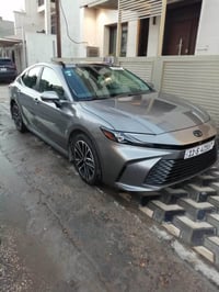 كامري 2025 XLE هايبرد AWD  مواصفات السيارة : 3 انظمة قيادة  تبريد مناخ...