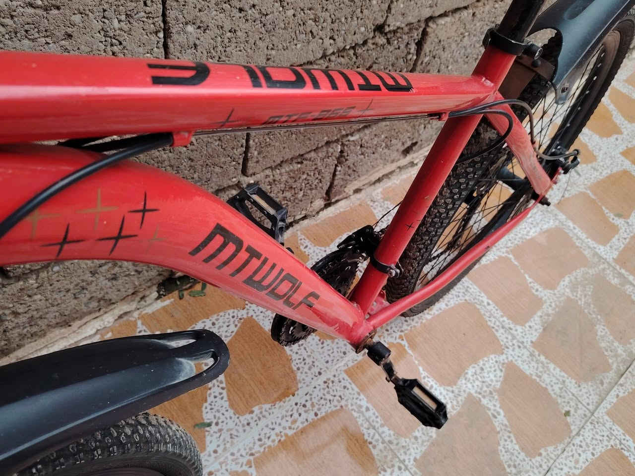 دراجة MTP جبلي حجم (26) هجين كوالتي جيده دبلات امامي. (3 )سرعات امامي * (7) سرعات خلفي مجموع (21 ) سرعه گير خلفي امامي يشتغل جديد اللشه شخط مابي  تايرات جدد مكاني كركوك حي الاسرى و المفقودين (سعر 75 الف و بي مجال بسيط )


**إذا كنت صاحب هذا الإعلان وتريد حذفه لأي سبب، رجاءا أرسل رسالة إلى الدعم الفني**