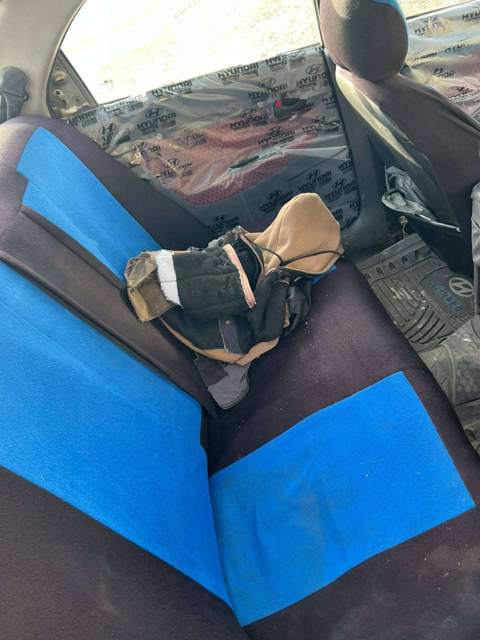 سياره نوبرا موديل ١٩٩٧كامله اومكفوله من كلشي مامصبوغه ولا امبدل بيها شي كير عادي السياره تحويل ثاني يووم رقم بغداد السعرر ٢٧ ورقه اوبيها مجال للشرايه  للتواصل ***********
