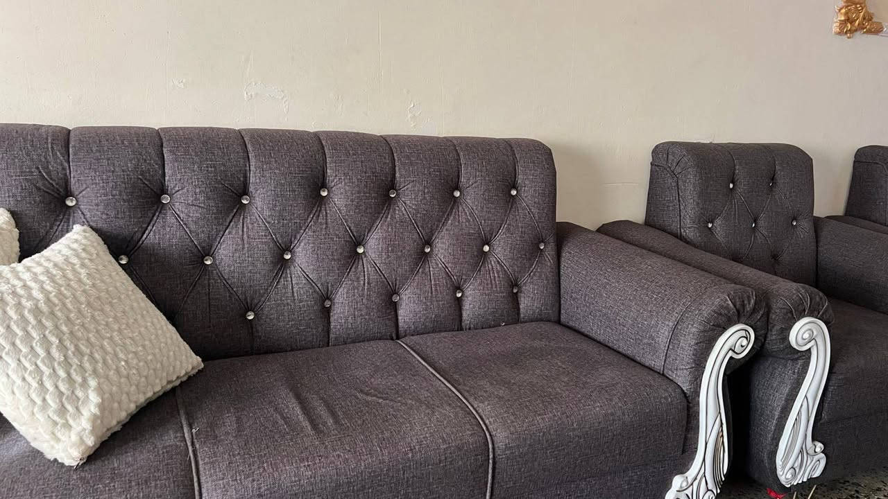 السلام عليكم 
تخمين 20 مقعد للبيع تركي درجه اولى تفصال يباع كامل او تخم واحد 
سعر تخم الواحد 425 بي مجال بسيط 
العنوان بغداد الكرخ 
لاستفسار واتساب ***********
