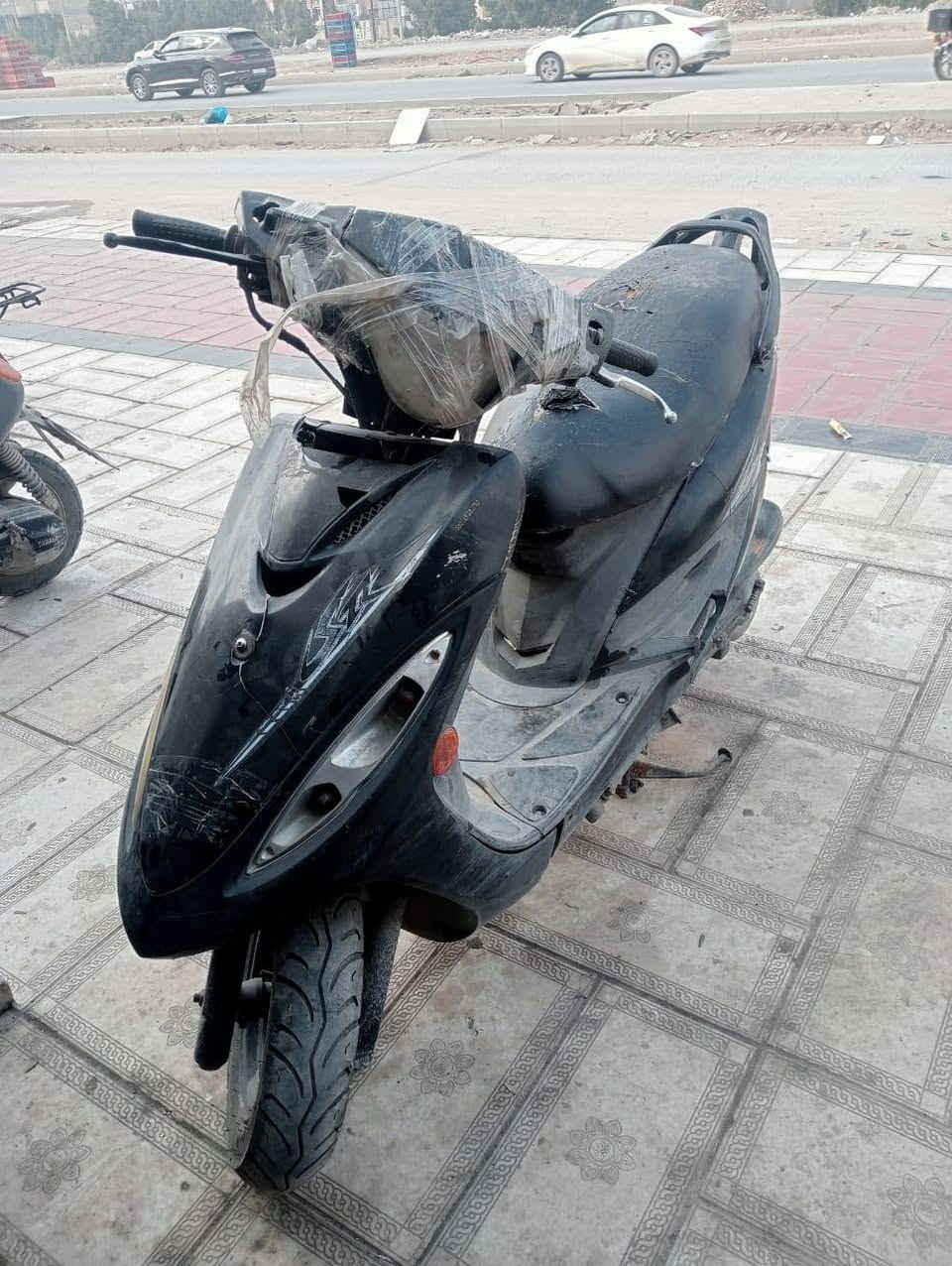 السلام عليكم دراجه جيفور شغاله مكينه ناعمه بس بيها خيط تبخير قليل وبيها عواج بالسكان وهاي الصوره قبل يومين صورتها
سعرها ب١٧٥ وبيها مجال قليل للمعلومه الدراجه شغاله يعني اليشتريها يروح بيها 
مكاني ناصريه حي التضحيه 
***********
