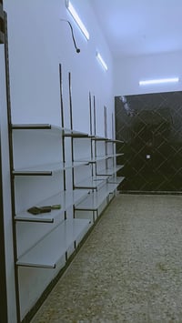 رفوف خشب+ سجج+ اسناد كاملات العدد الرفوف 32 رف استعمال 20 يوم عنوان جو...