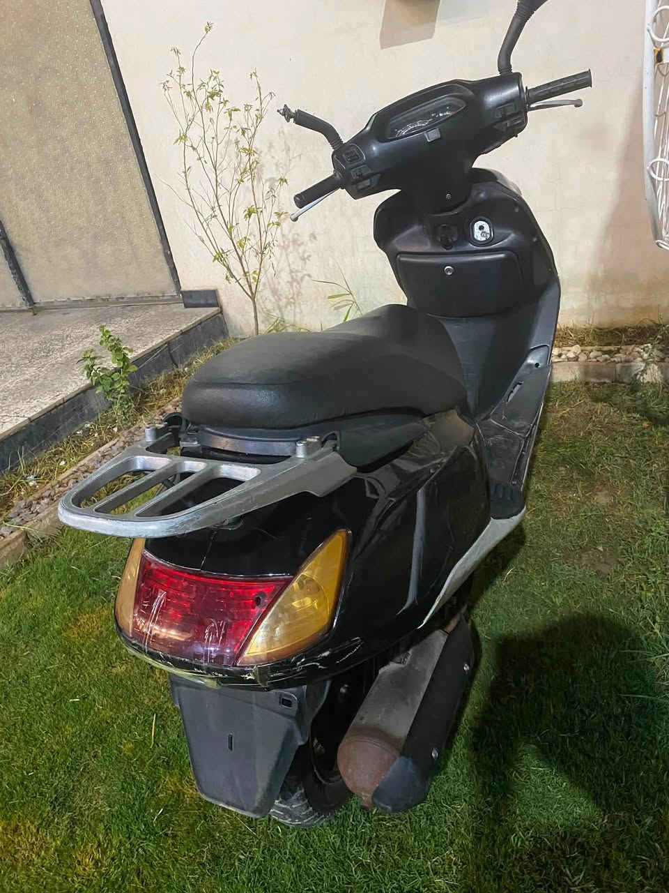السلام عليكم عندي دراجه سبيسي
للبيع سعرها 550  الف وبيها مجال بسيط كفرات جديدات ادامه كامله مكينه مجفته جديد حاضنه مكينه جديد استعمال شخصي مكاني بغداد الدوره البوعيثه ***********
