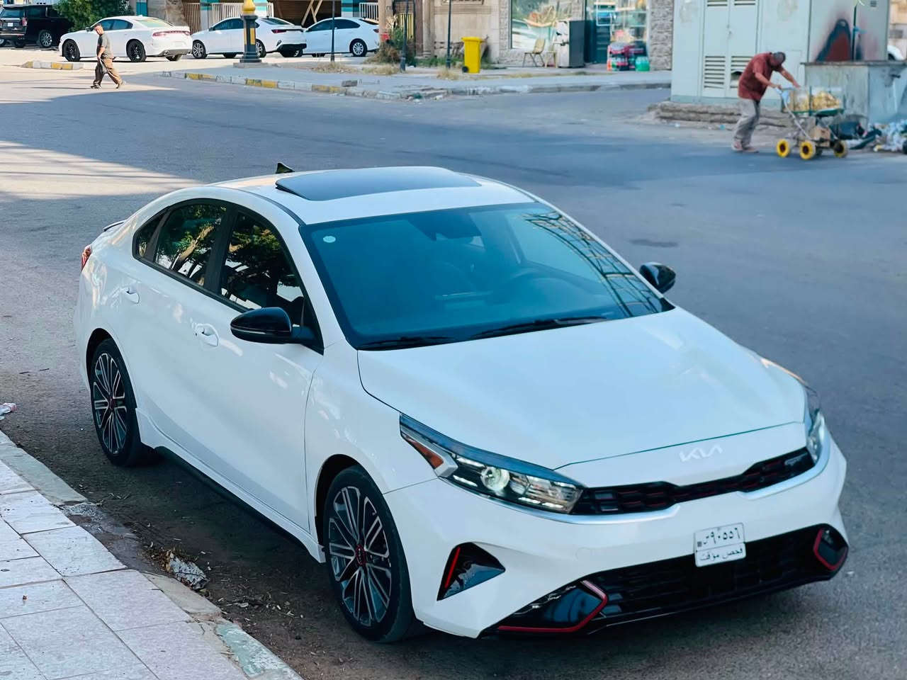سلام عليكم
كيا فورتي 2024 GT شهداء وكاله عامه من المالك مباشر 
مواصفات
* جنوط ألمنيوم رياضية 18 إنج.
* مصابيح LED أمامية وخلفية.
* ⁠محرك 2000تيربو
* شبك GT رياضي مع لمسات حمراء.
* عادم مزدوج رياضي.
* فتحة سقف
* شاشة معلومات وترفيه 10.25 إنج.
* دعم Apple CarPlay و Android Auto.
* شاحن لاسلكي للموبايل.
* تشغيل بصمة (Smart Key).
* مقاعد رياضية GT.
* تحكم بالمناخ ثنائي المنطقة.  
* ⁠    فرملة طوارئ تلقائية.
* نظام المحافظة على المسار.
* مراقبة النقطة العمياء.
* تنبيه حركة المرور الخلفية.
* مثبت سرعة ذكي (Adaptive Cruise Control).
* كاميرا خلفية وحساسات. 
* ⁠سونار مرفق بل منشور
* ⁠السعر:150 وبيه مجال
* ⁠المركز📍:السماوه / حي الحسين
📞للأستفسار: ***********
