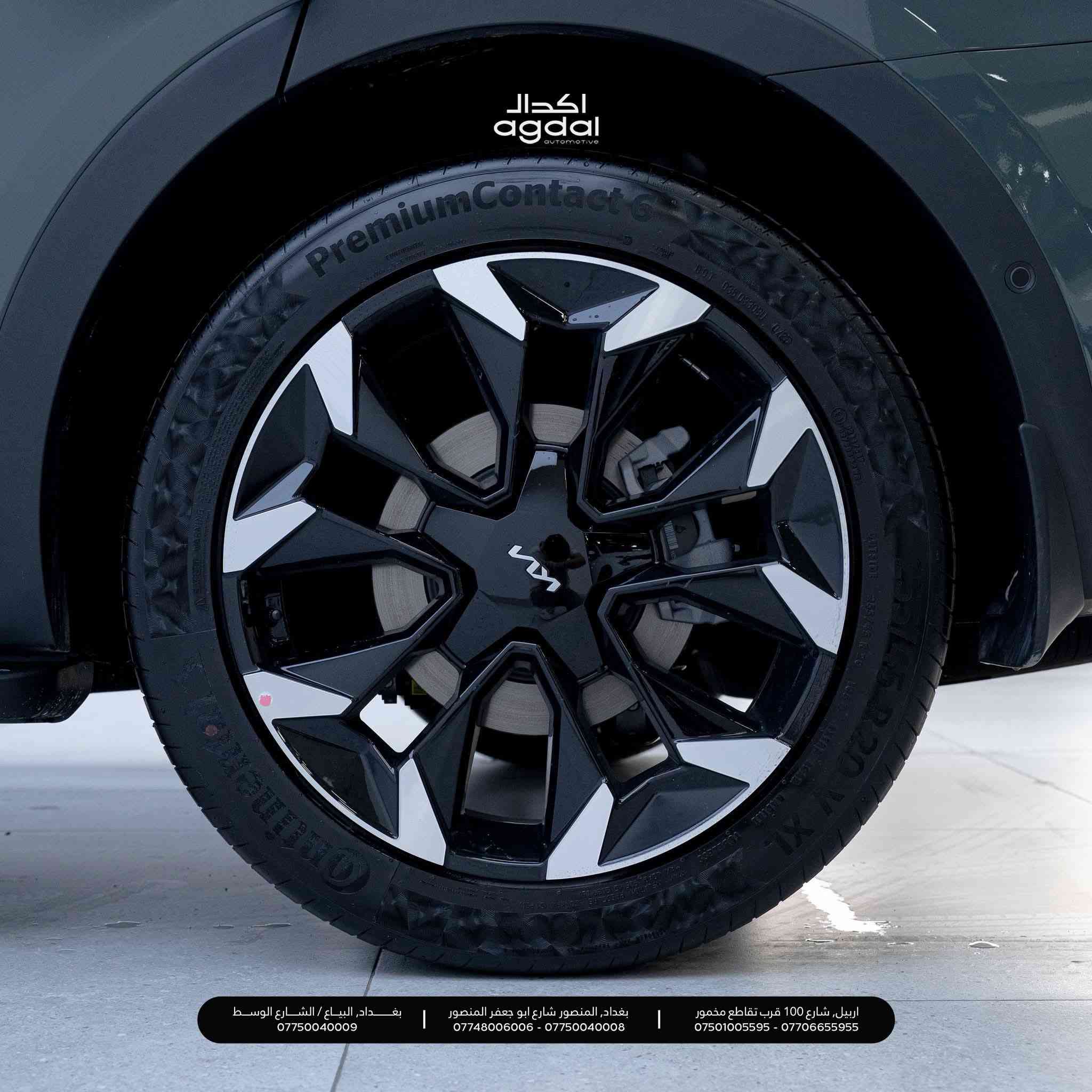 سورنتو 6 بانوراما كامل مواصفات – ريموت
نظام الركن الذكي عن بعد Remote Smart Parking 

الموديل: 2025 (خليجي)
المحرك: 6 سلندر، 3500 سي سي
العــداد:  كيلومتر (600)
الضمان: 5 سنوات أو 100,000 كيلومتر

المواصفات 
* نظام كاميرات محيطية 360° (4 كاميرات)
* نظام الركن الذكي عن بعد Remote Smart Parking
* وسائد هوائية عدد 6 (أمامية + جانبية + ستائرية)
* نظام تجنب الاصطدام عند الرجوع للخلف
* مقعد السائق كهربائي مع ذاكرة
* مقاعد جلد مع تدفئة وتبريد للمقاعد الأمامية
* توسعة وسادة مقعد السائق
* ستائر جانبية للمقاعد الخلفية
* مرآة داخلية ذاتية التعتيم
* شاشة عدادات رقمية 12.3" Super Vision
* شاشة عرض أمامي داتا شو ( Head-Up Display)
* شحن لاسلكي للهواتف
* إنارة محيطية داخلية Ambient Light
* فتحة سقف بانورامية
* عتبات جانبية (دوسات)
* إضاءة نهارية LED
* إطارات قياس 20 إنش ألمنيوم
* نظام صوتي BOSE
* ناقل حركة إلكتروني E-Shift SBW

ملاحظة سيارة مدوشمة ٨٠٠ الف 
ابيع جوه سعرهه الزيرو 1000$
اتصال واستفسار 
***********
رقم اربيل بسم الشركه اكدال المنصور
