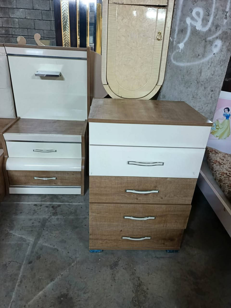 غرفة النوم نضيف مابي عيب شراي تعال خابر رقم *********** عنوان كركوك حريه
