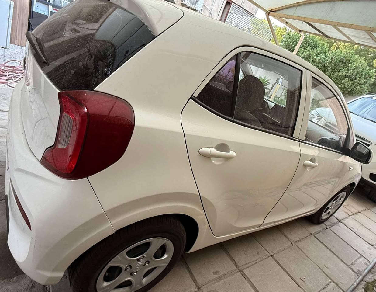 كيا بيكانتو. مو 21 
سياره وارد كندي 
ماشيه. 62km 
رقم بغداد باسمي. تحويل ثاني يوم 
سياره بيه بارد بابين خلفيه 
محرك. 1300. 3 سلندر 
سياره نضيفه استخدام مال بيت 
السعر. شده. وبيه مجال
***********
